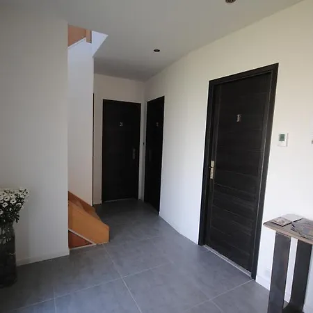 Chambres D'hotes Les Ecuries De La Source Bed & Breakfast 2*