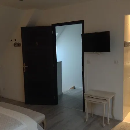 Bed & Breakfast Chambres D'hotes Les Ecuries De La Source 2*