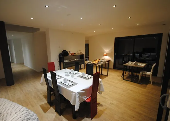 Couette-café D'hotes Les Ecuries De La Source 2*