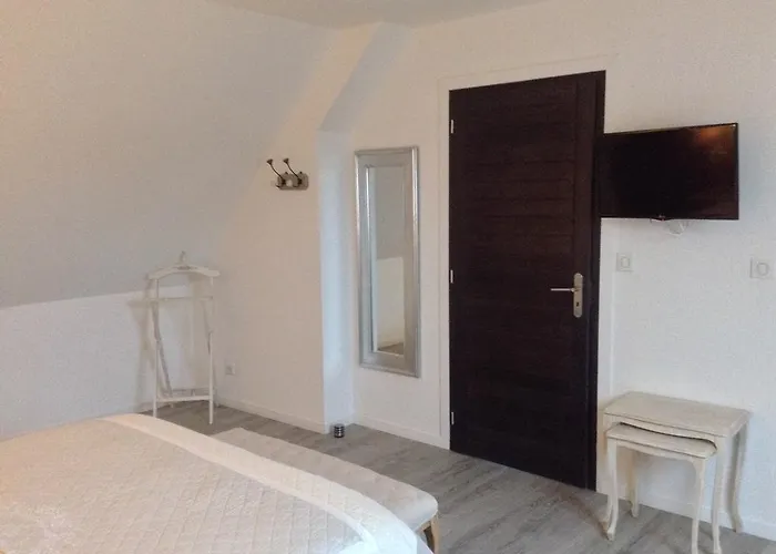 D'hotes Les Ecuries De La Source Couette-café